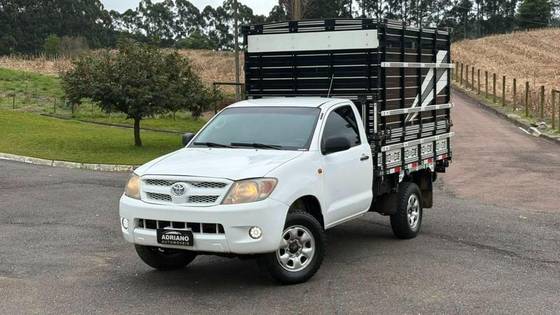 TOYOTA HILUX 2.5 STD 4X2 CS 16V TURBO DIESEL 2P MANUAL TOYOTA HILUX 2.5 STD 4X2 CS 16V TURBO DIESEL 2P MANUAL